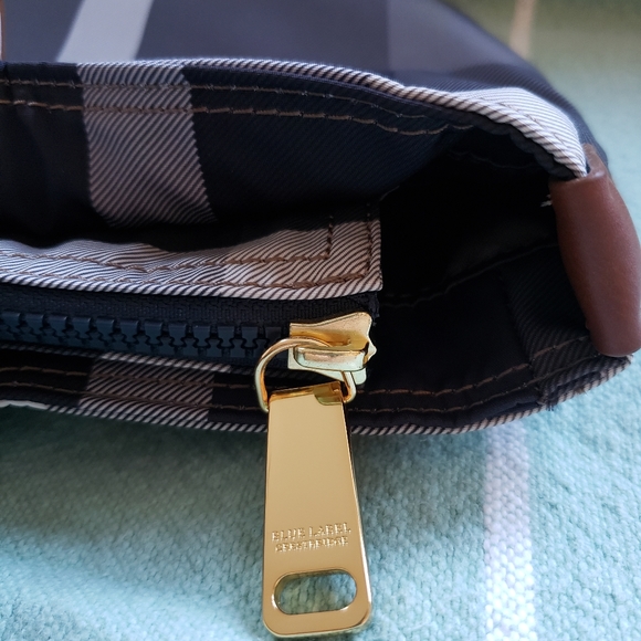 Burberry Blue Label tote bag with zipper - Picture 8 of 9